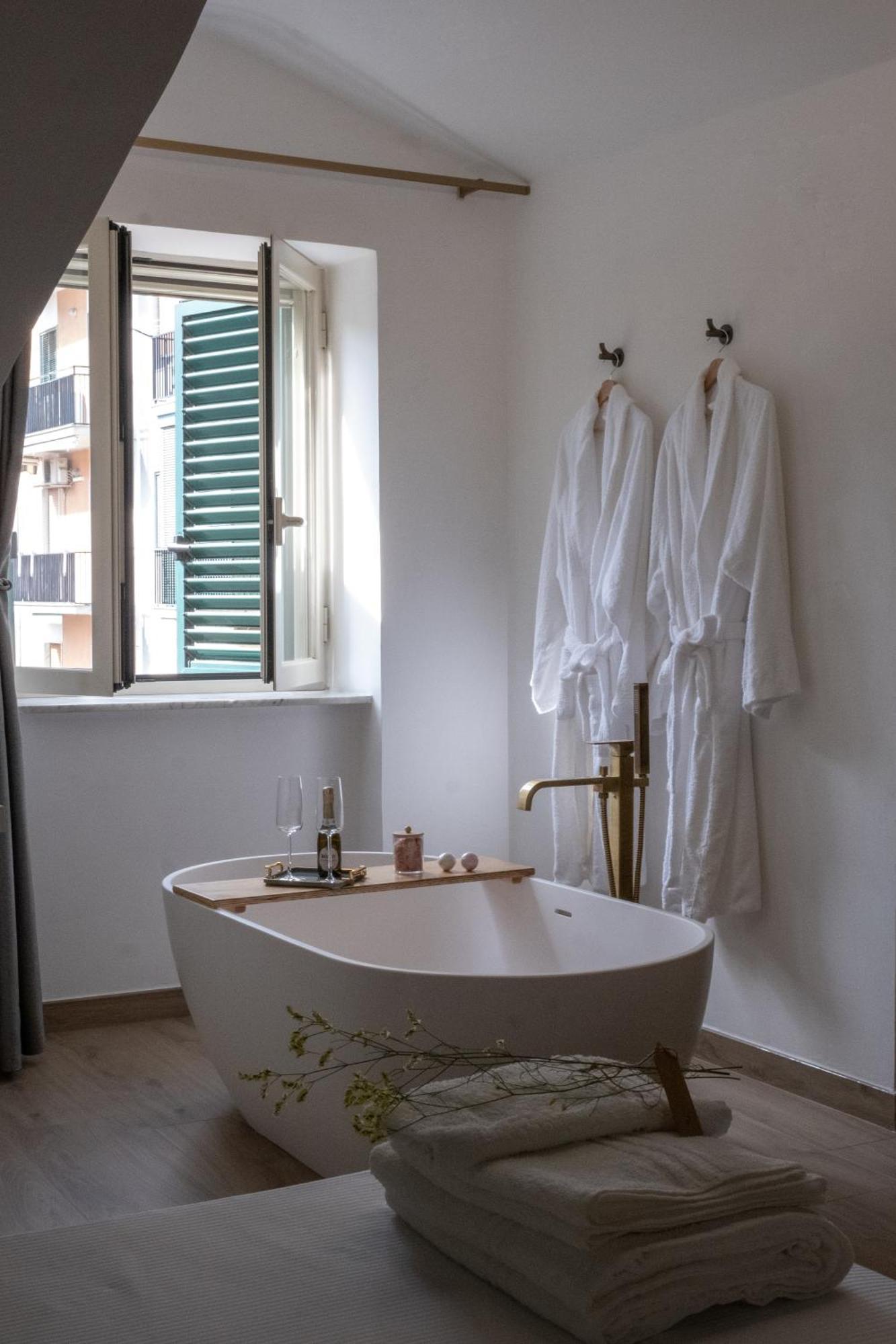 Coraline Deluxe Rooms กาสเตลลัมมาเร ดิ สตาเบีย ภายนอก รูปภาพ
