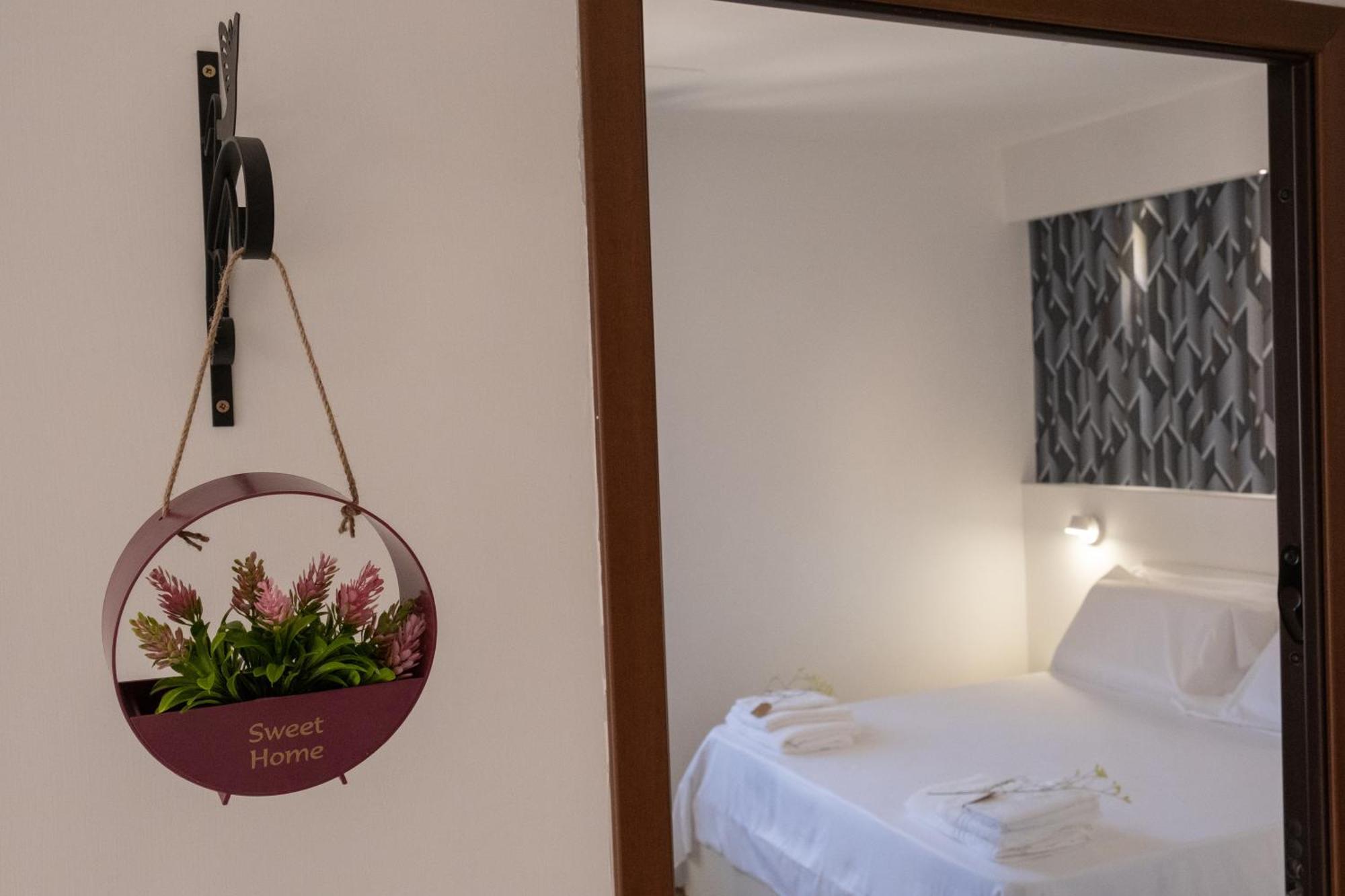 Coraline Deluxe Rooms กาสเตลลัมมาเร ดิ สตาเบีย ภายนอก รูปภาพ