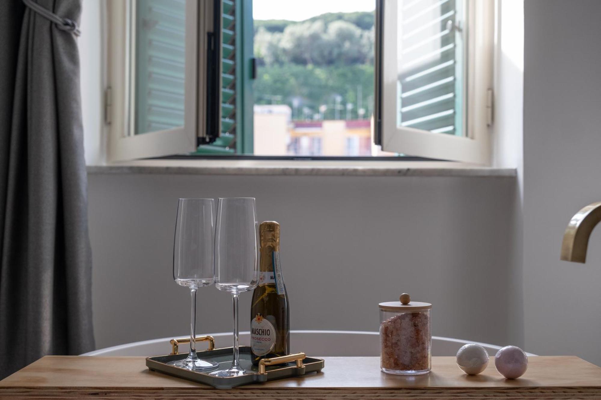 Coraline Deluxe Rooms กาสเตลลัมมาเร ดิ สตาเบีย ภายนอก รูปภาพ