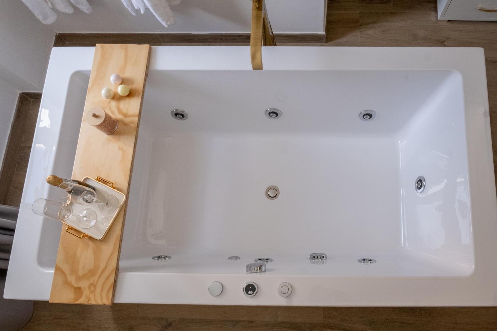 Coraline Deluxe Rooms กาสเตลลัมมาเร ดิ สตาเบีย ภายนอก รูปภาพ