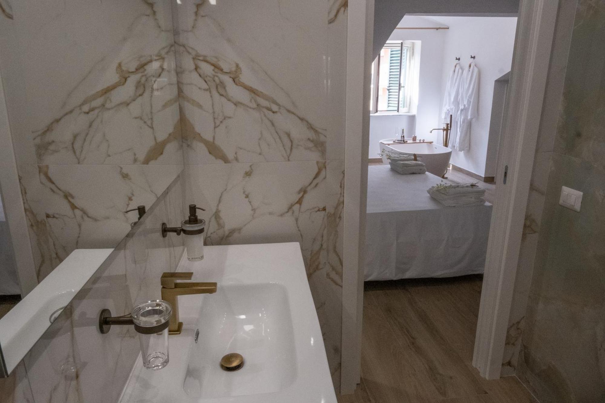 Coraline Deluxe Rooms กาสเตลลัมมาเร ดิ สตาเบีย ภายนอก รูปภาพ