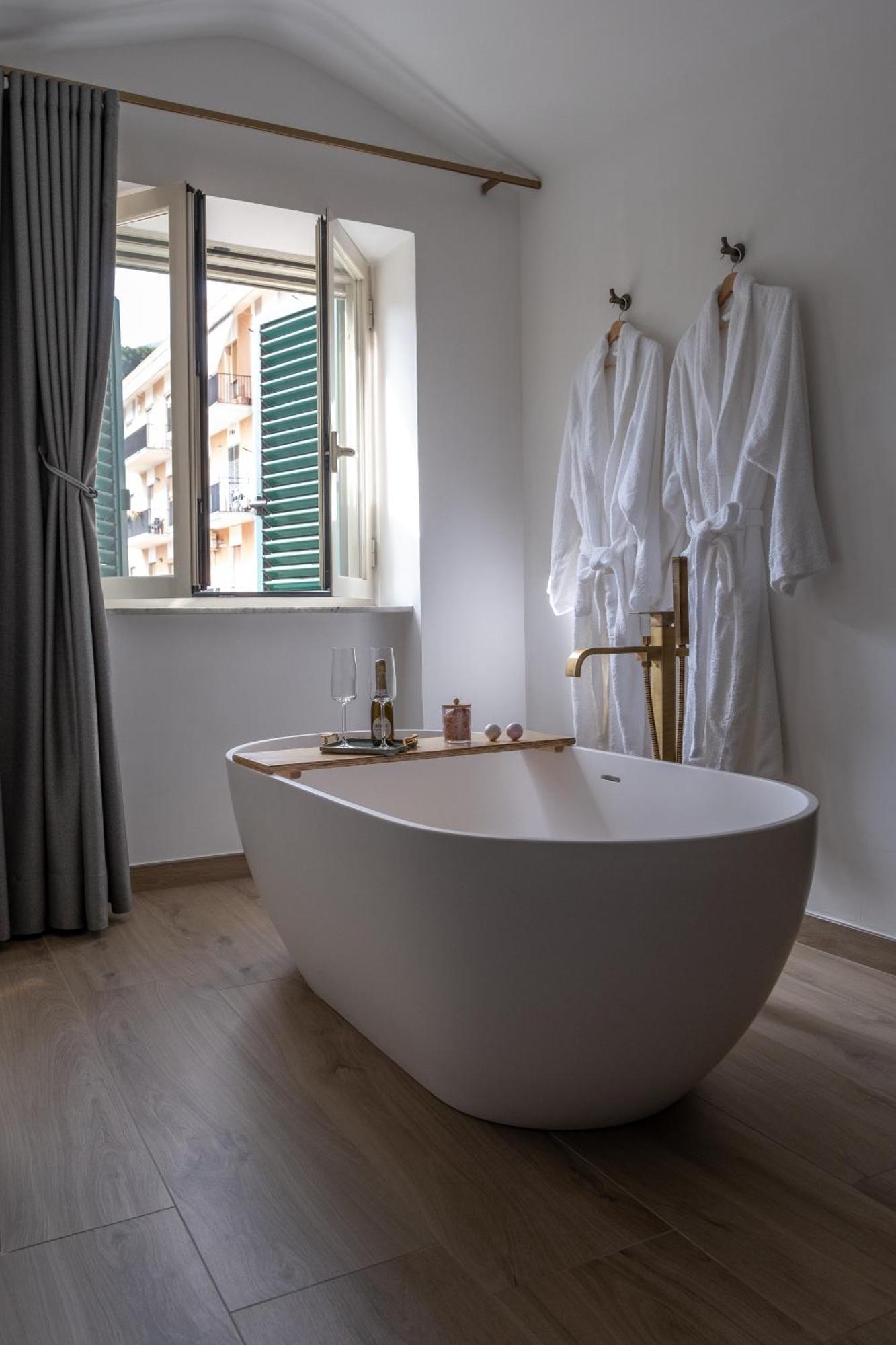 Coraline Deluxe Rooms กาสเตลลัมมาเร ดิ สตาเบีย ภายนอก รูปภาพ