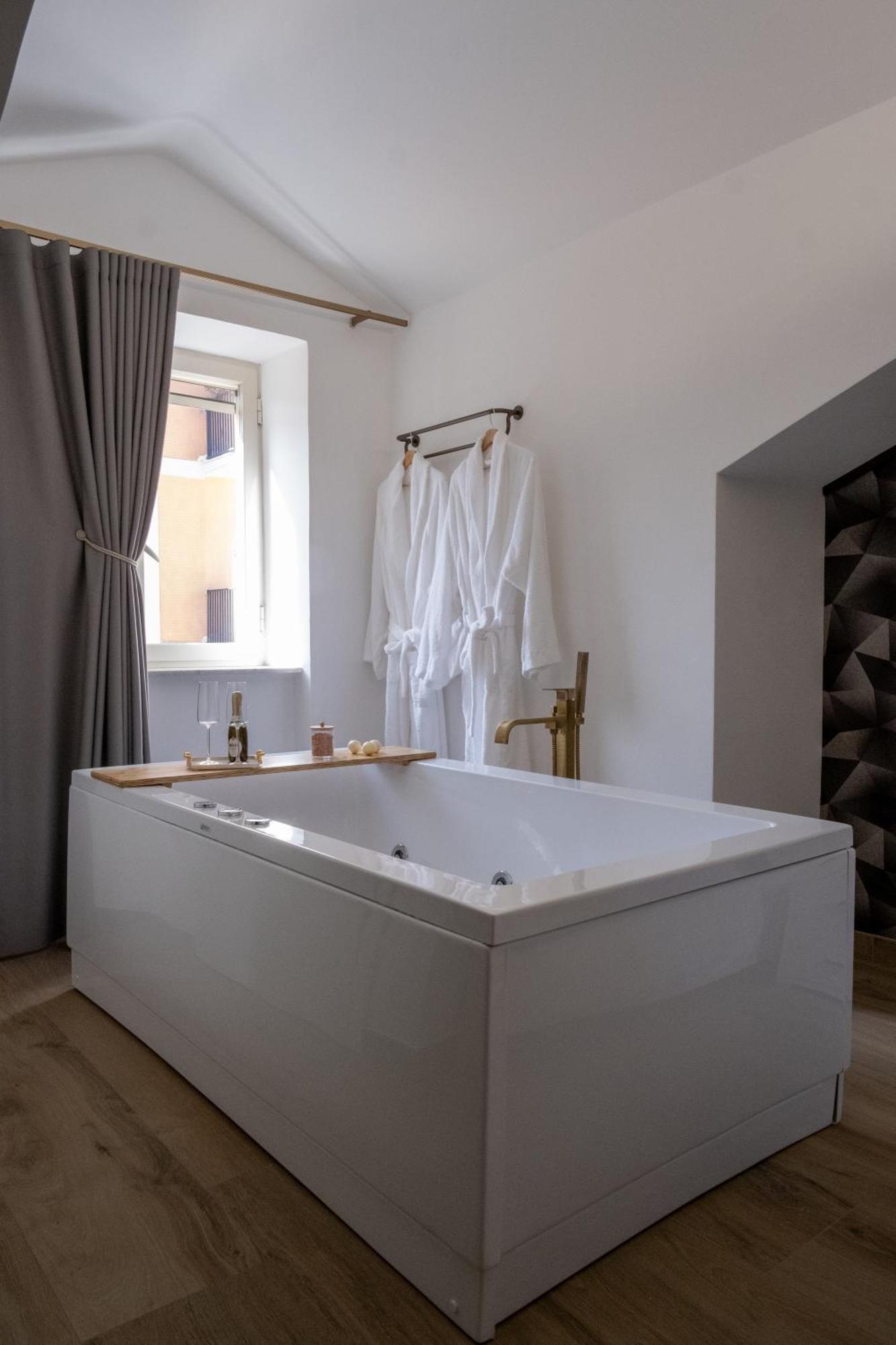 Coraline Deluxe Rooms กาสเตลลัมมาเร ดิ สตาเบีย ภายนอก รูปภาพ